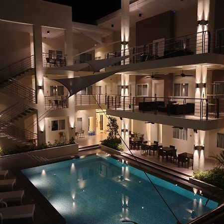 Rovira Suites Dumaguete City Ngoại thất bức ảnh