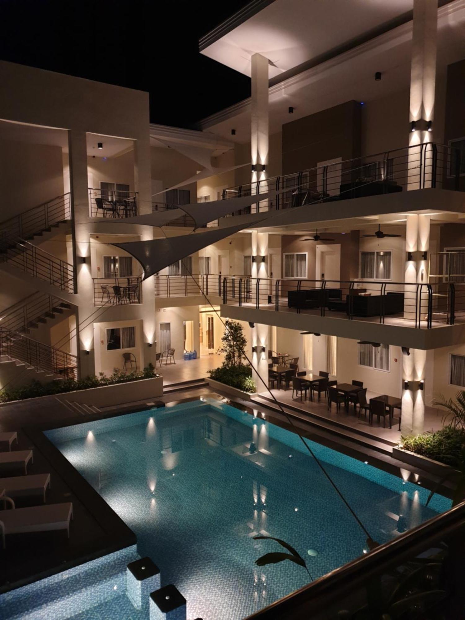 Rovira Suites Dumaguete City Ngoại thất bức ảnh