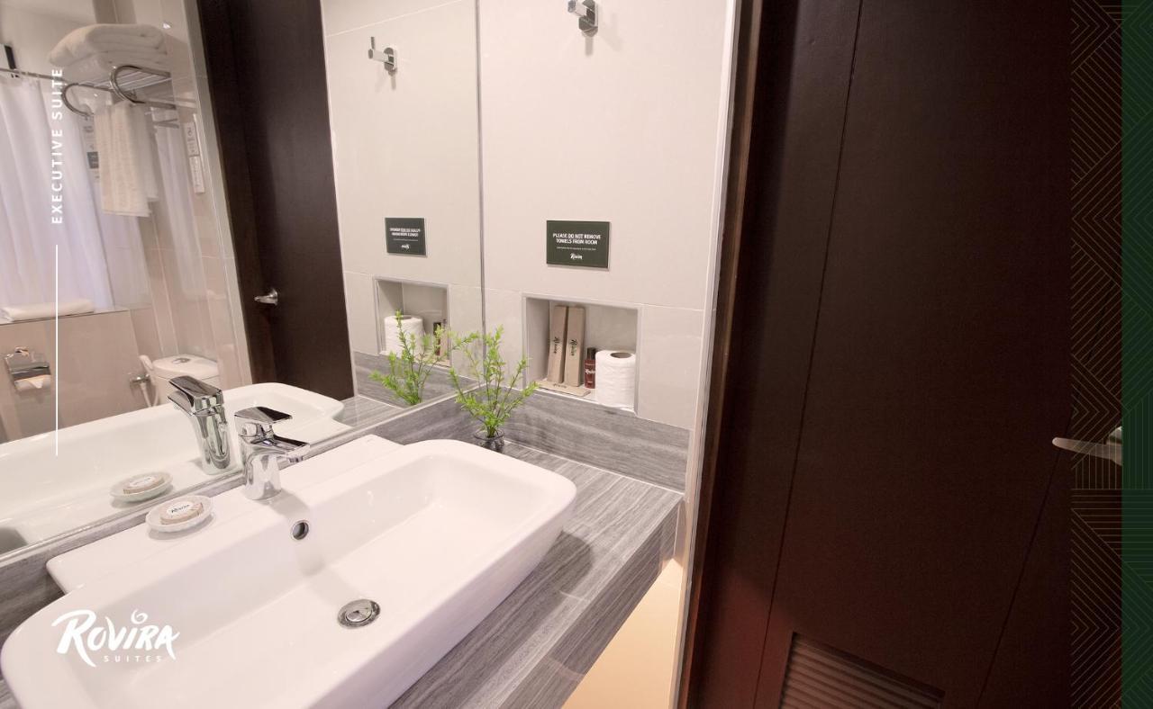 Rovira Suites Dumaguete City Ngoại thất bức ảnh
