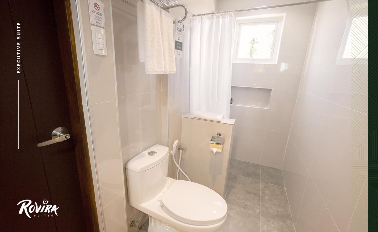 Rovira Suites Dumaguete City Ngoại thất bức ảnh