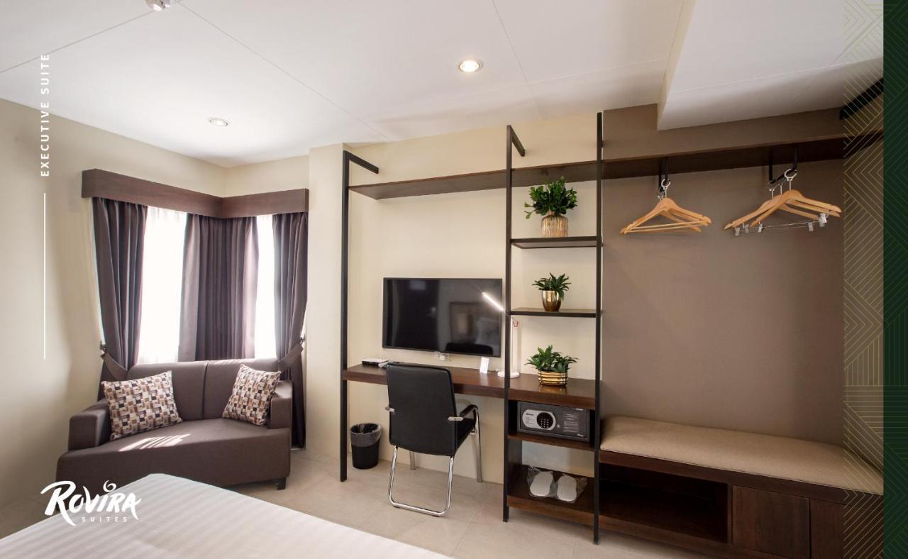Rovira Suites Dumaguete City Ngoại thất bức ảnh