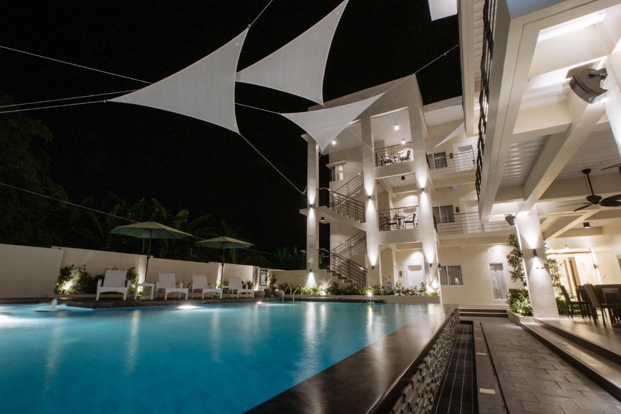 Rovira Suites Dumaguete City Ngoại thất bức ảnh